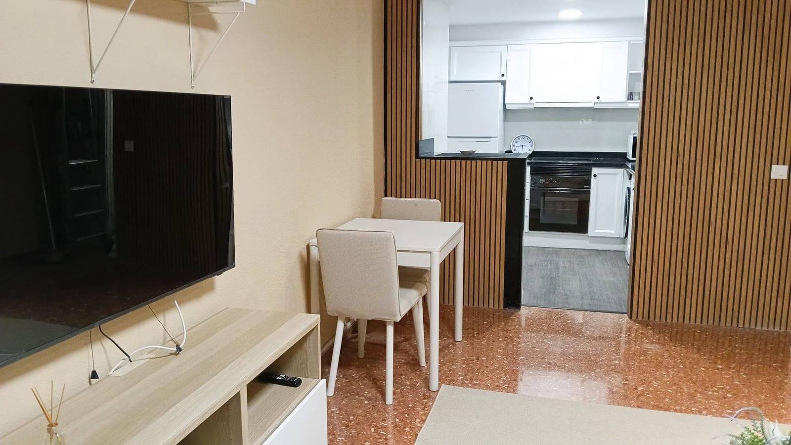 1 soverom Leilighet til leie i Valencia by - € 1 200 (Ref: 9807983)