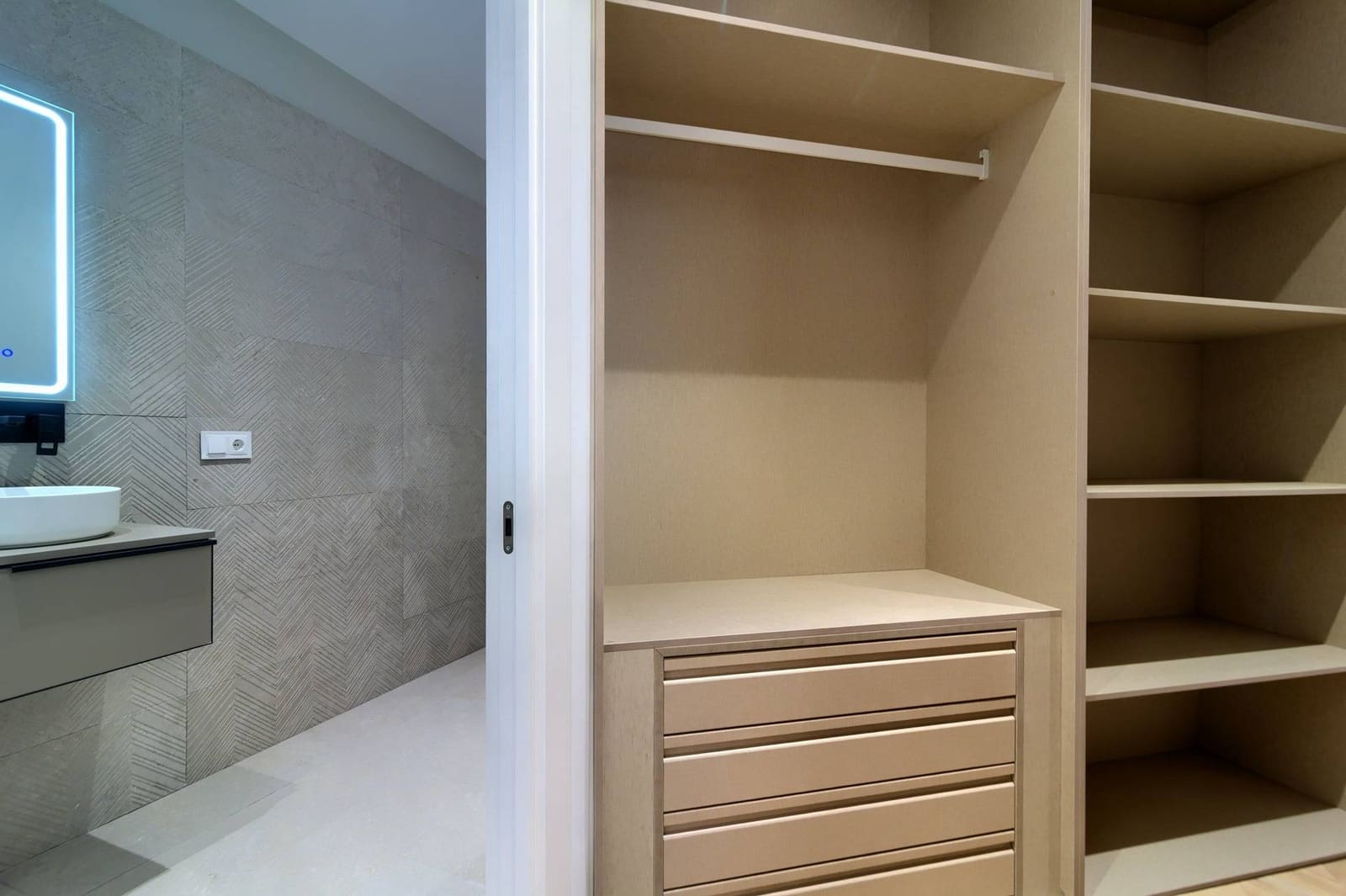 3 chambre Appartement à vendre à Valence ville - 695 000 € (Ref: 9811933)