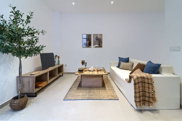 2 soverom Leilighet til salgs i Cabanyal-Canyamelar, Valencia by - € 455 000 (Ref: 9811934)