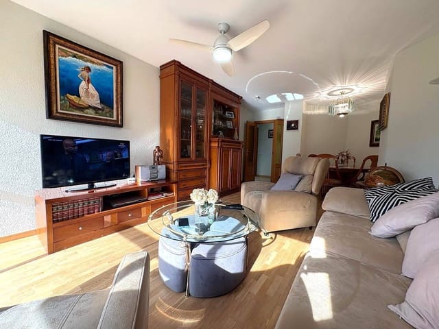 3 bedroom Flat for sale in Russafa, Valencia city - € 639,000 (Ref: 9861887)