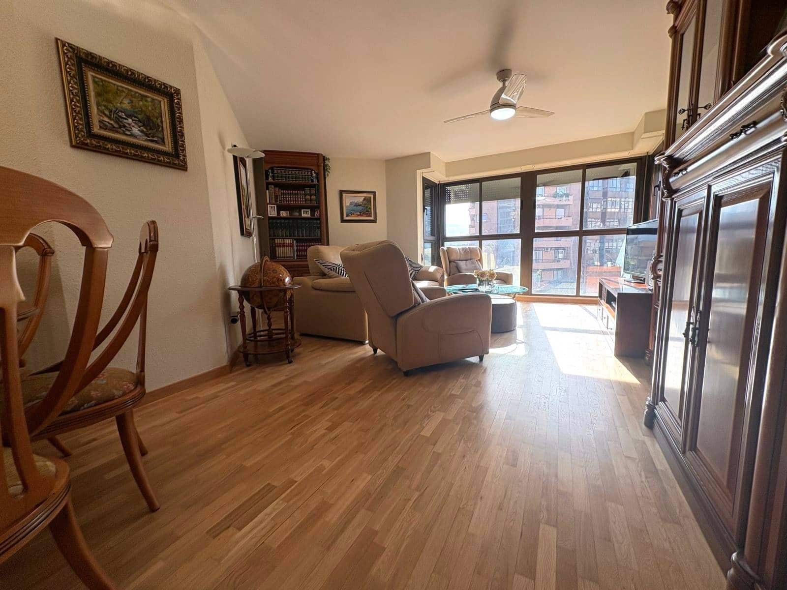 3 bedroom Flat for sale in Valencia city - € 639,000 (Ref: 9861887)