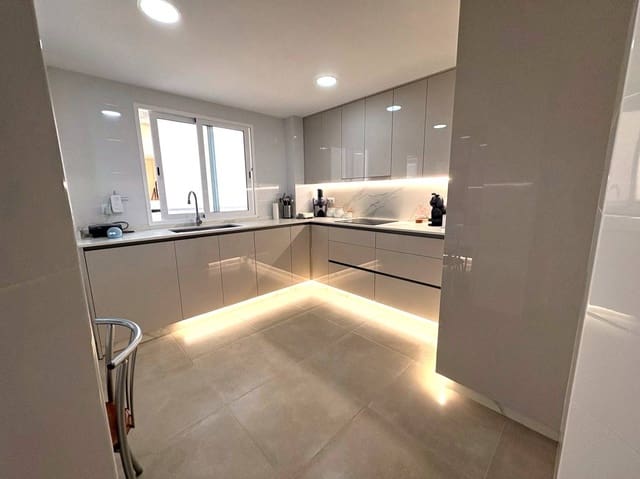 3 bedroom Flat for sale in Russafa, Valencia city - € 639,000 (Ref: 9861887)