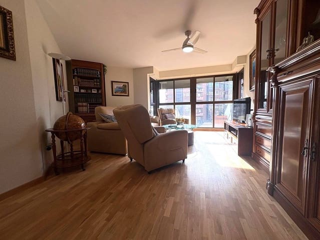 3 bedroom Flat for sale in Russafa, Valencia city - € 639,000 (Ref: 9861887)