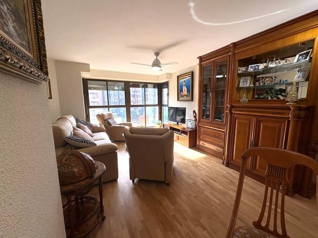 3 bedroom Flat for sale in Russafa, Valencia city - € 639,000 (Ref: 9861887)