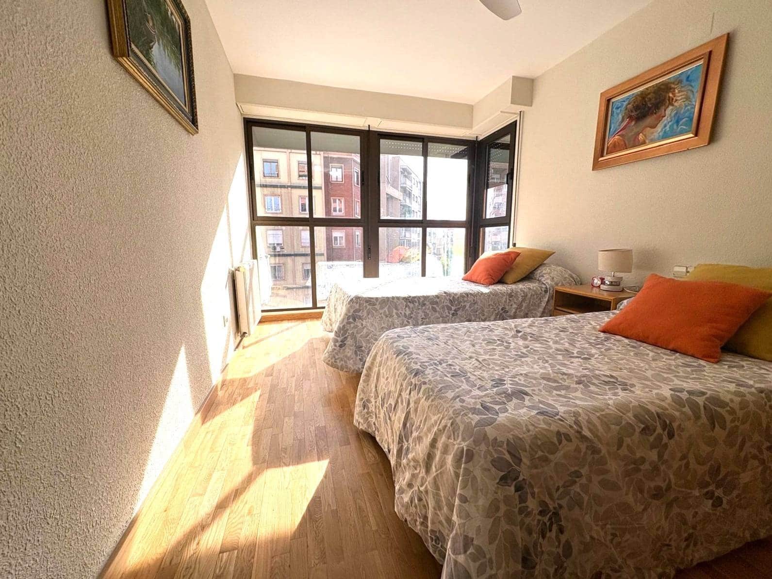 3 bedroom Flat for sale in Valencia city - € 639,000 (Ref: 9861887)