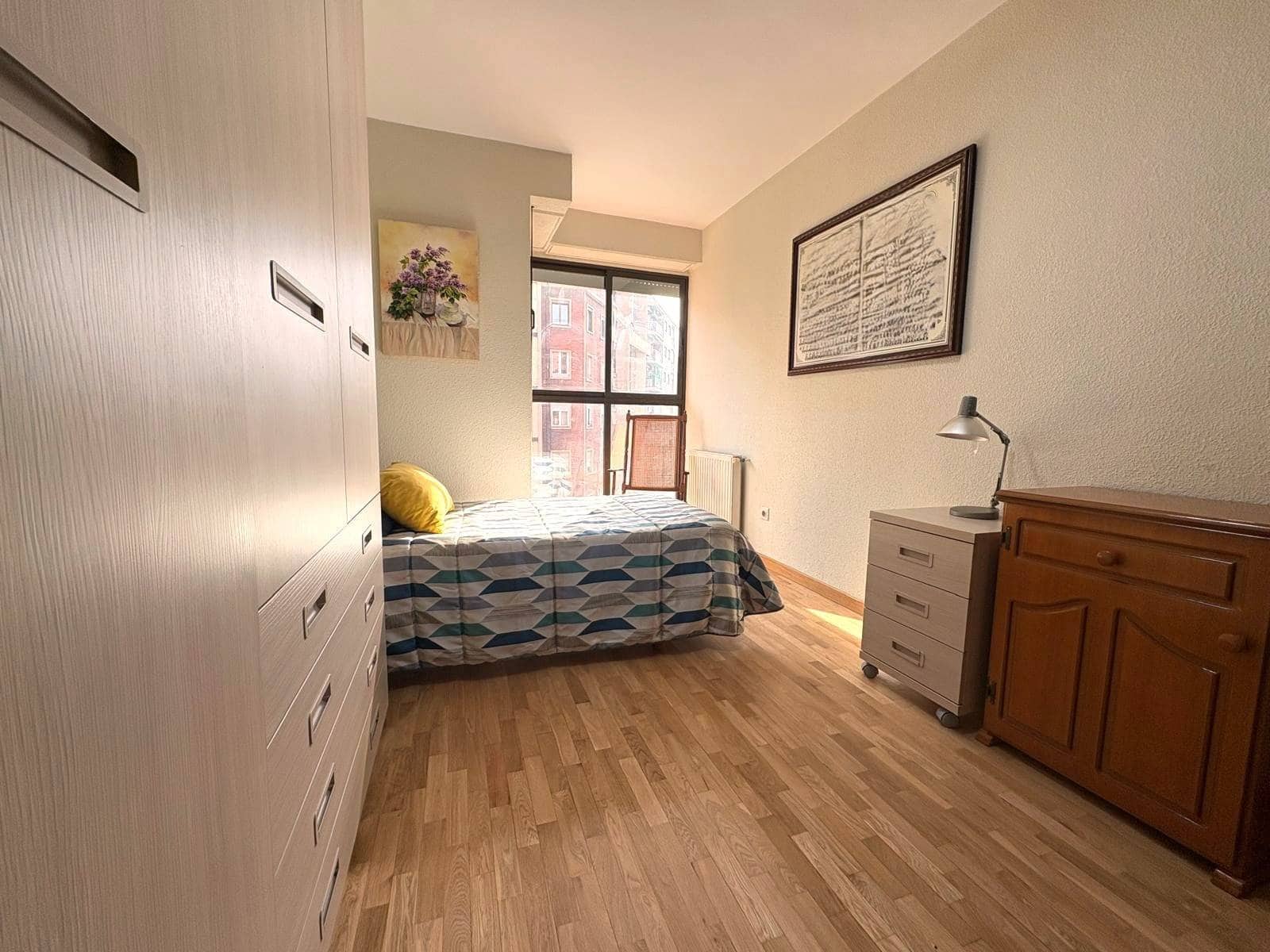 3 bedroom Flat for sale in Valencia city - € 639,000 (Ref: 9861887)