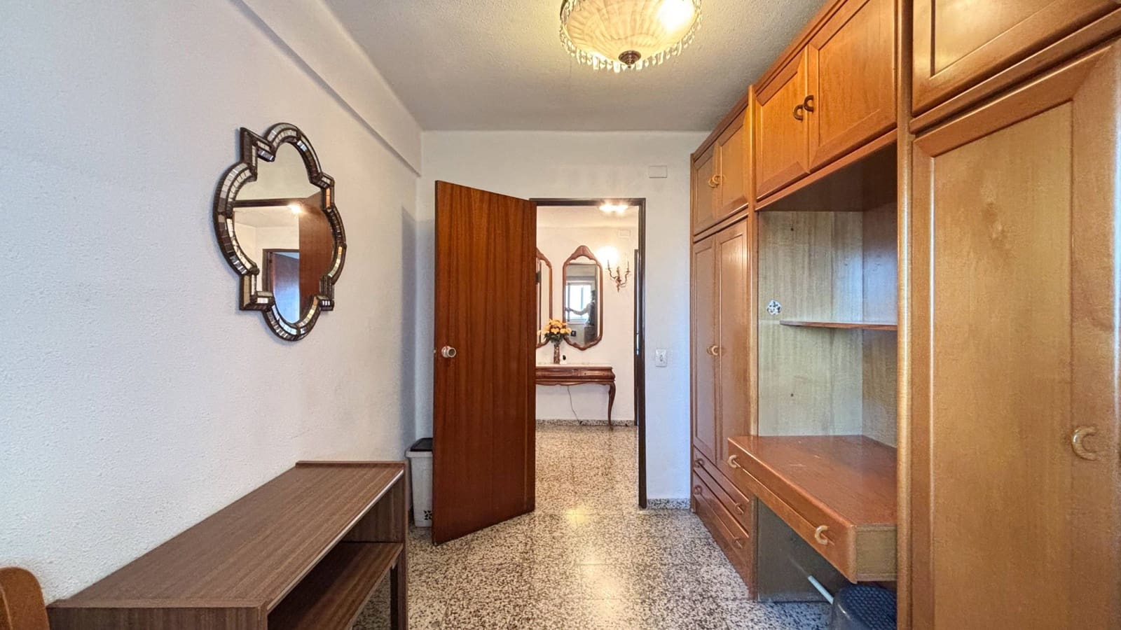4 slaapkamer Flat te koop in Valencia stad - € 238.000 (Ref: 9893898)