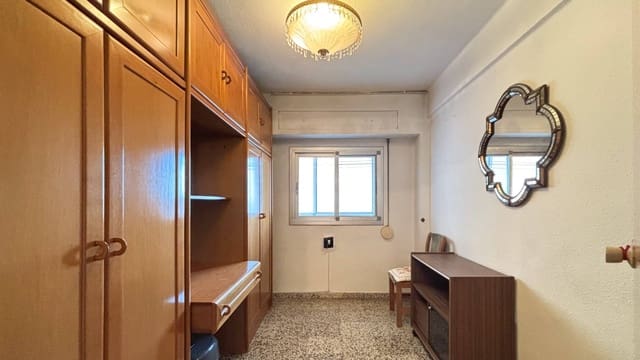 4 bedroom Flat for sale in Soternes, Valencia city - € 238,000 (Ref: 9893898)