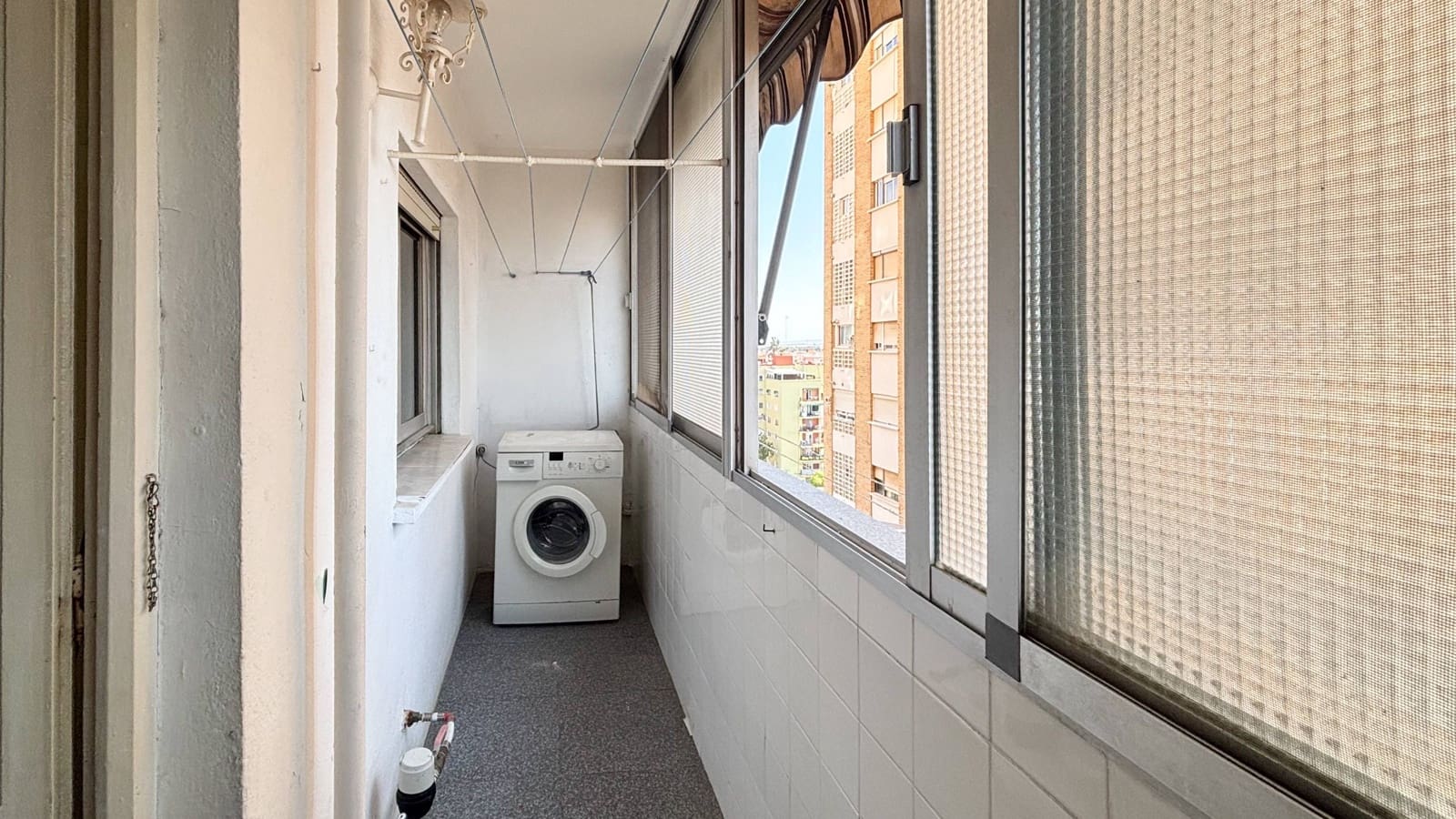 4 slaapkamer Flat te koop in Valencia stad - € 238.000 (Ref: 9893898)