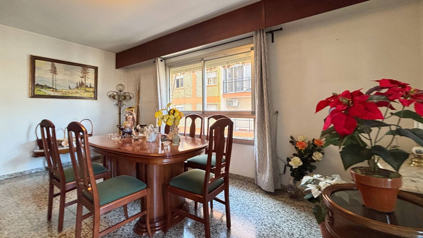 4 slaapkamer Flat te koop in Valencia stad - € 238.000 (Ref: 9893898)