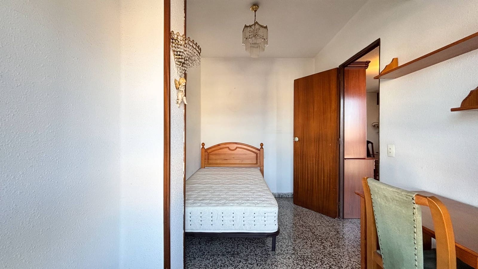 4 slaapkamer Flat te koop in Valencia stad - € 238.000 (Ref: 9893898)