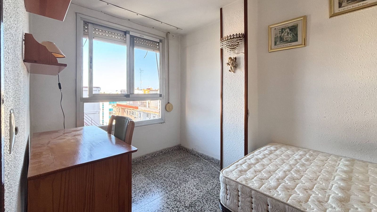 4 slaapkamer Flat te koop in Valencia stad - € 238.000 (Ref: 9893898)