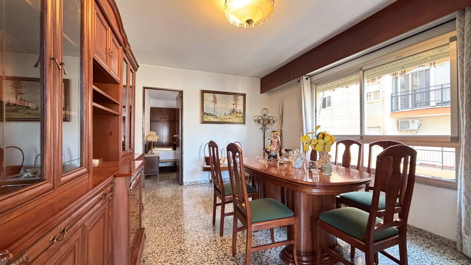4 slaapkamer Flat te koop in Valencia stad - € 238.000 (Ref: 9893898)