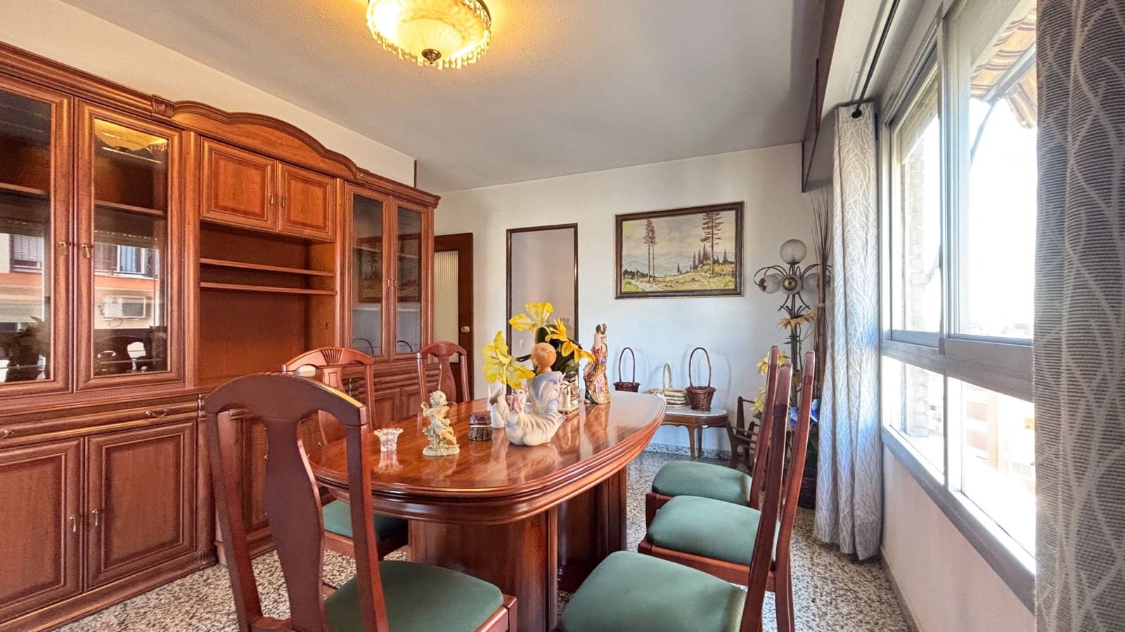 4 slaapkamer Flat te koop in Valencia stad - € 238.000 (Ref: 9893898)