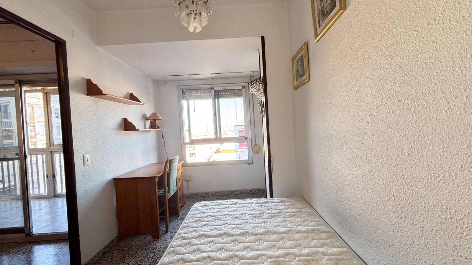 4 slaapkamer Flat te koop in Valencia stad - € 238.000 (Ref: 9893898)