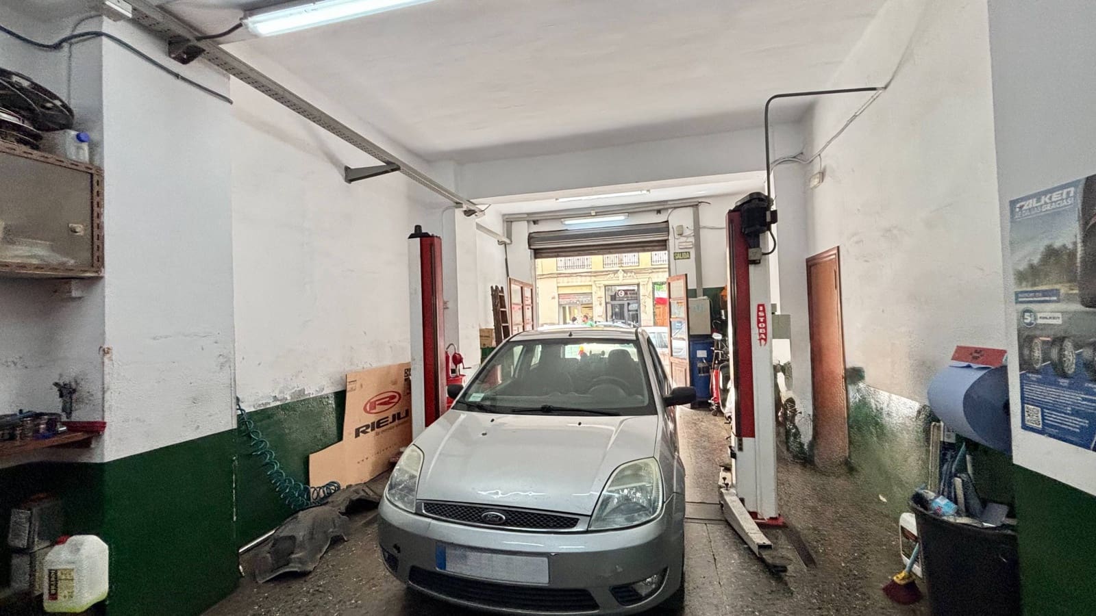1 bedroom Commercial for sale in Valencia city - € 350,000 (Ref: 9940001)