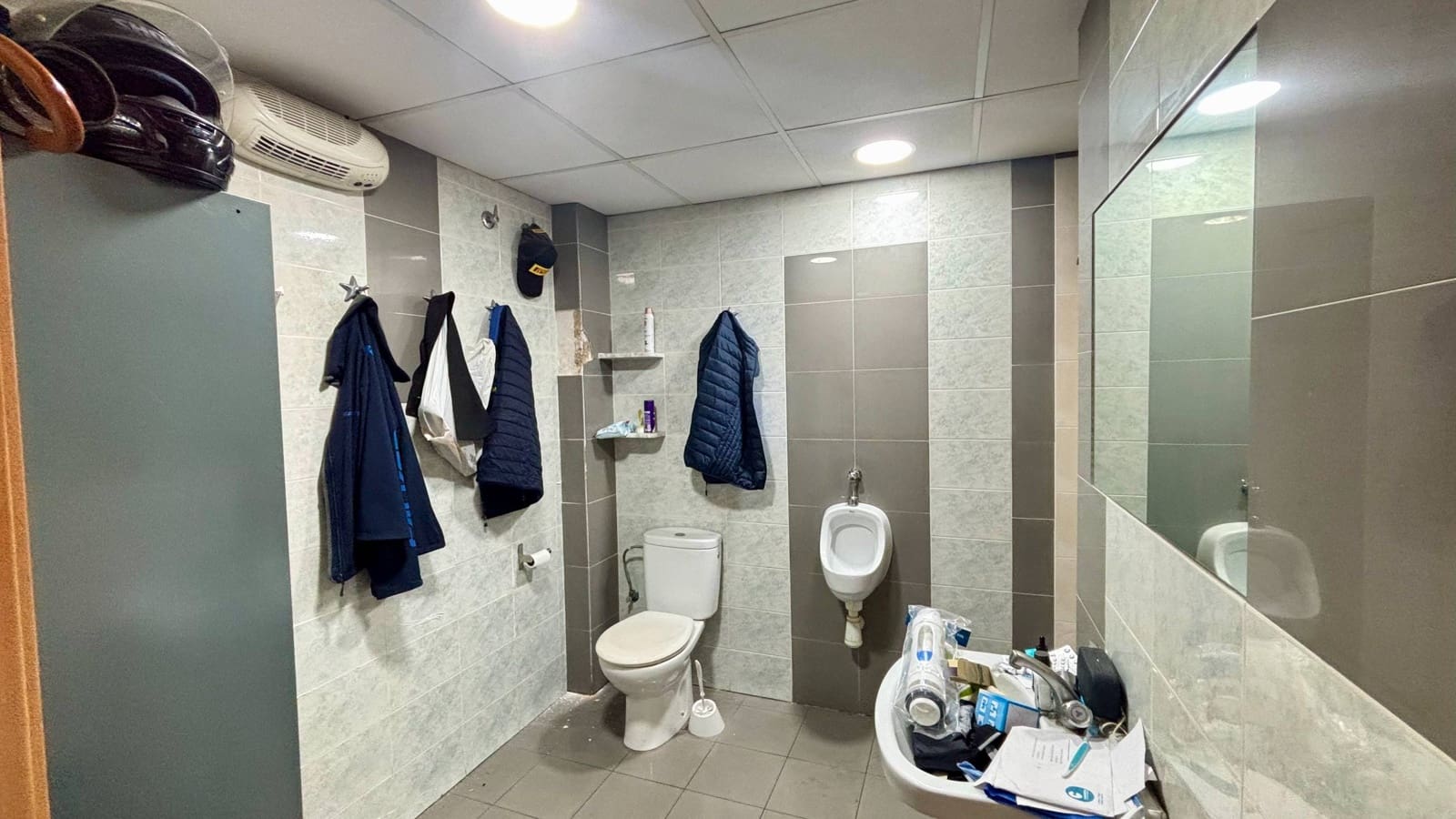 1 bedroom Commercial for sale in Valencia city - € 350,000 (Ref: 9940001)