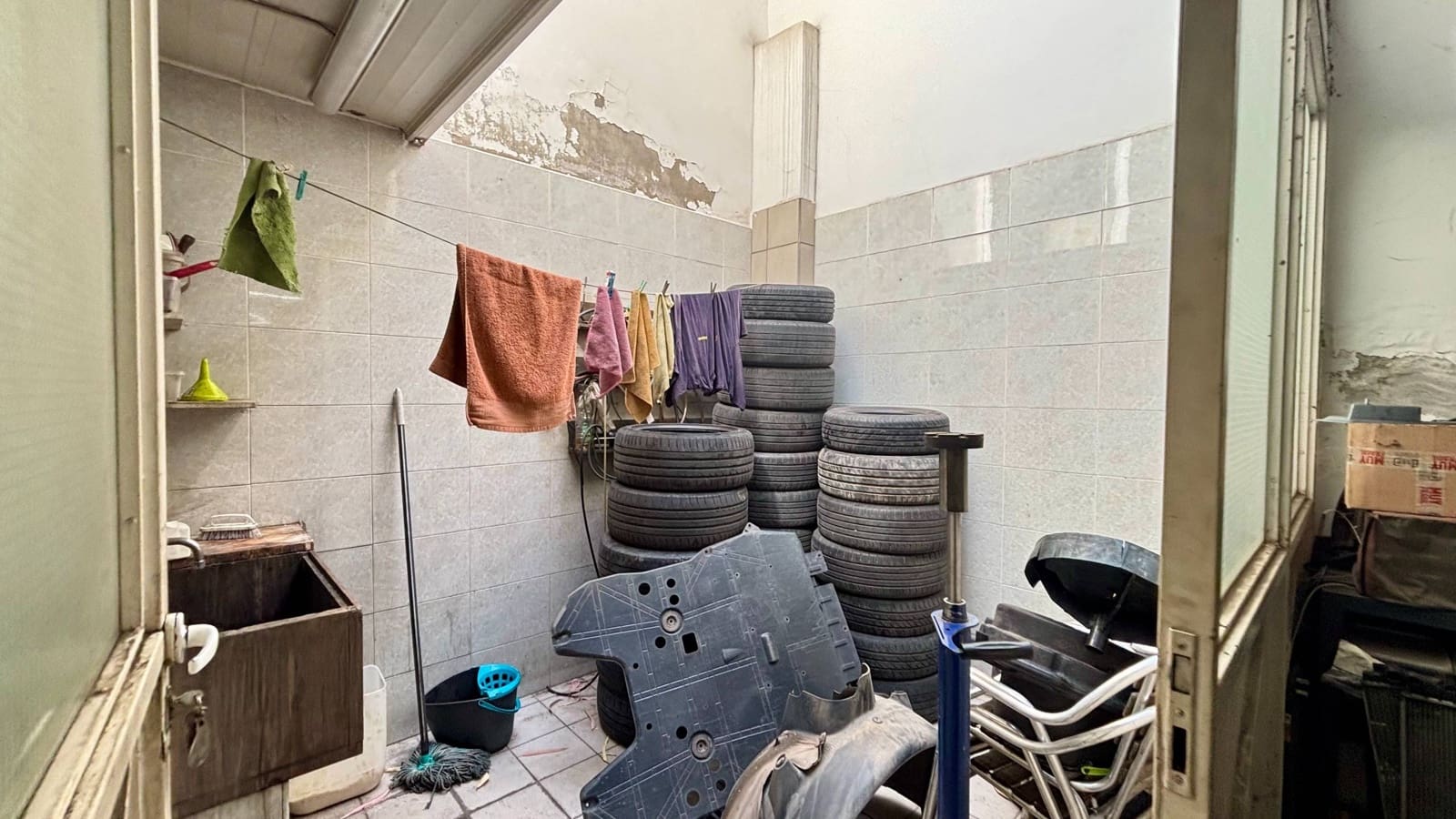 1 bedroom Commercial for sale in Valencia city - € 350,000 (Ref: 9940001)