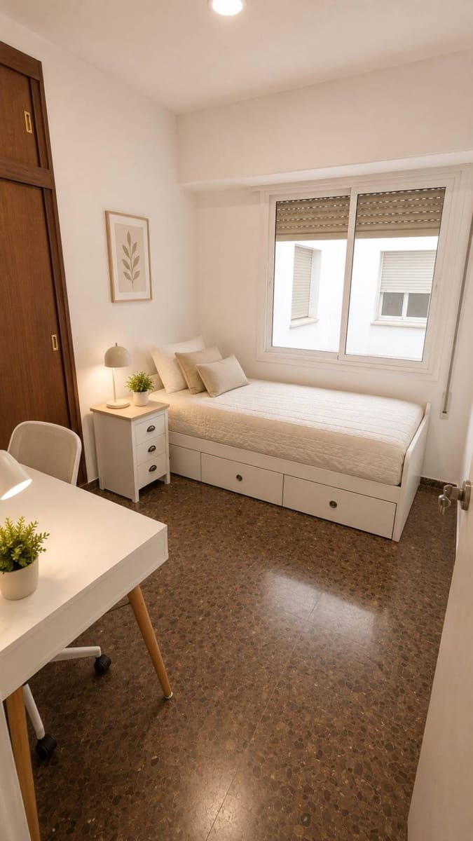 Piso de 4 habitaciones en València ciudad en alquiler - 1.800 € (Ref: 9965307)