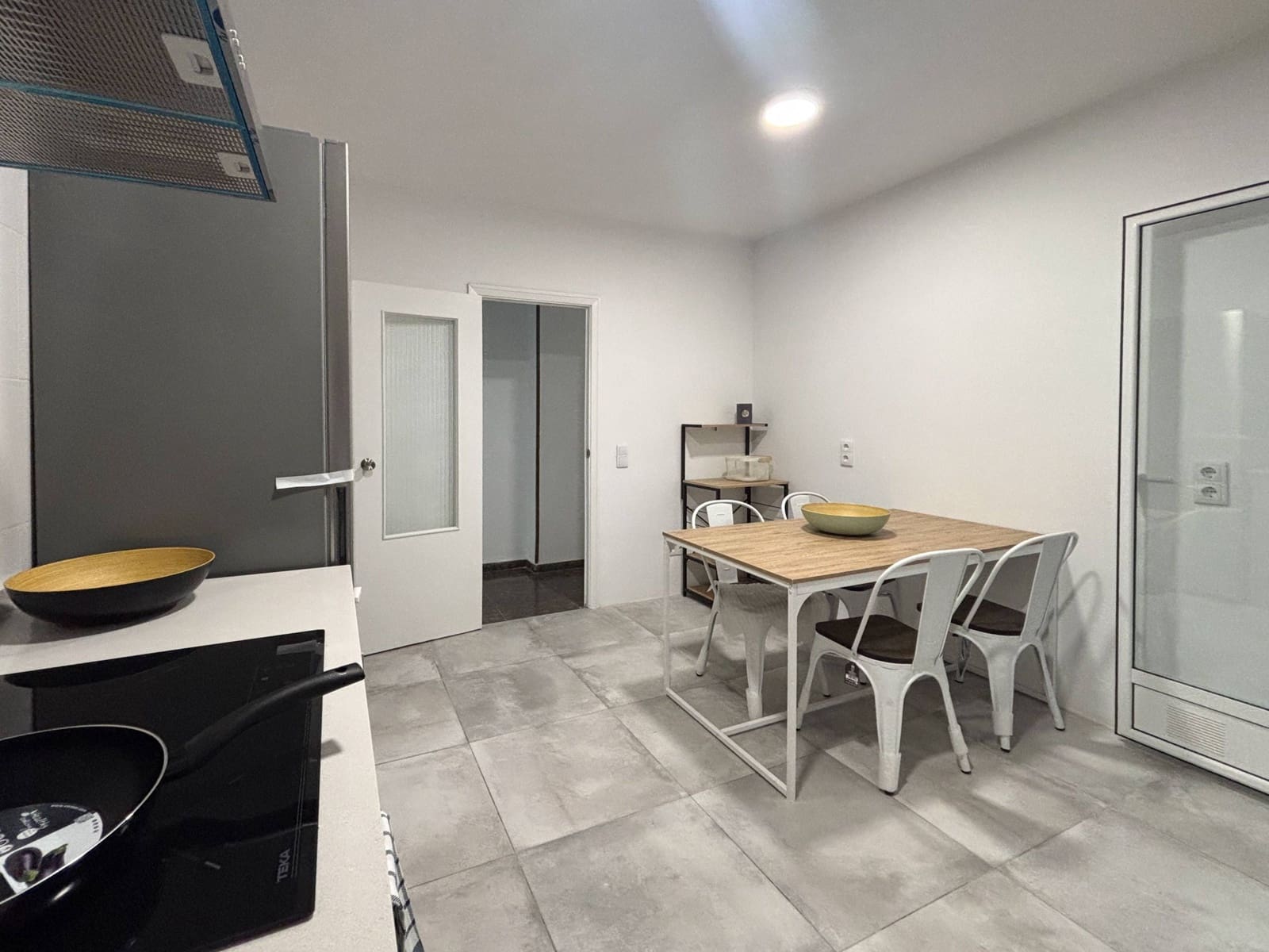 Piso de 4 habitaciones en València ciudad en alquiler - 1.800 € (Ref: 9965307)