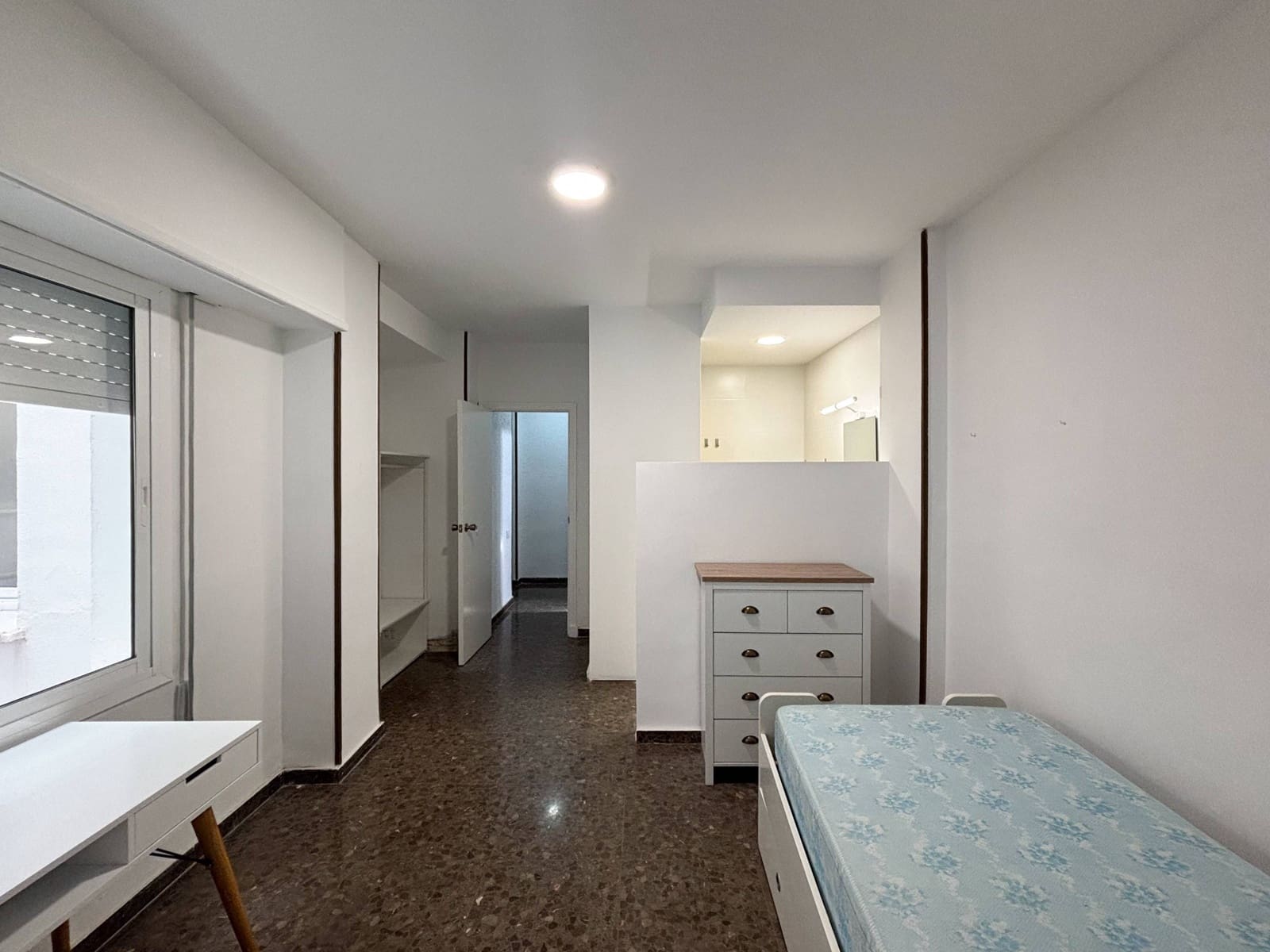 Piso de 4 habitaciones en València ciudad en alquiler - 1.800 € (Ref: 9965307)