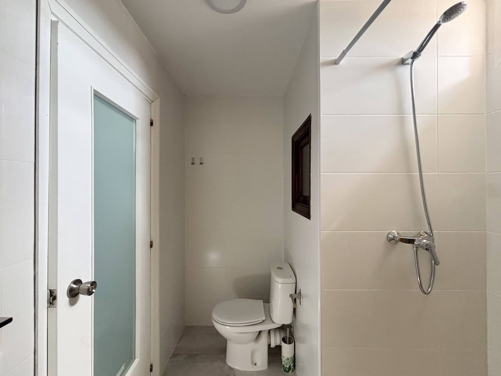 Piso de 4 habitaciones en València ciudad en alquiler - 1.800 € (Ref: 9965307)