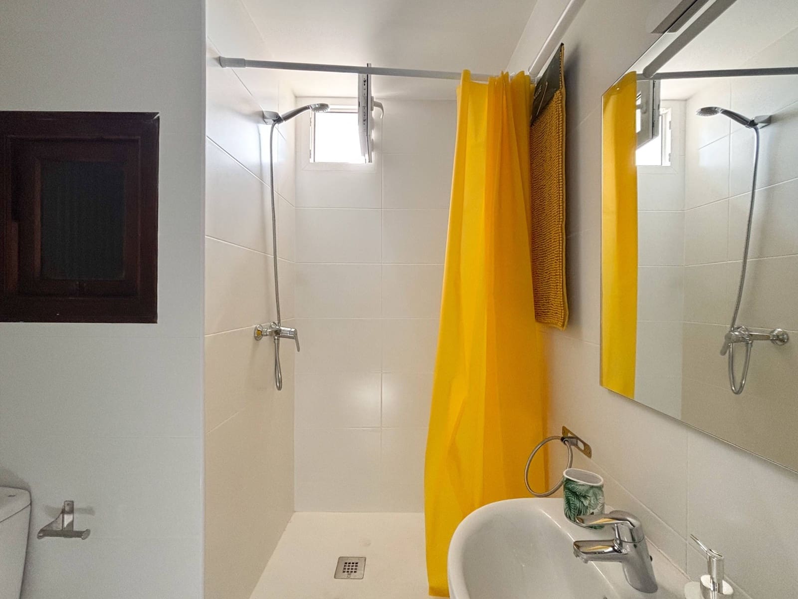 Piso de 4 habitaciones en València ciudad en alquiler - 1.800 € (Ref: 9965307)
