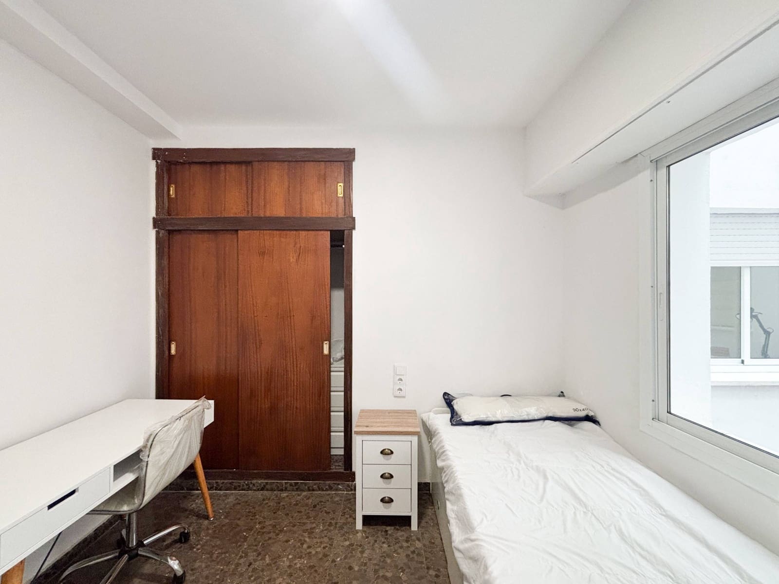 Piso de 4 habitaciones en València ciudad en alquiler - 1.800 € (Ref: 9965307)