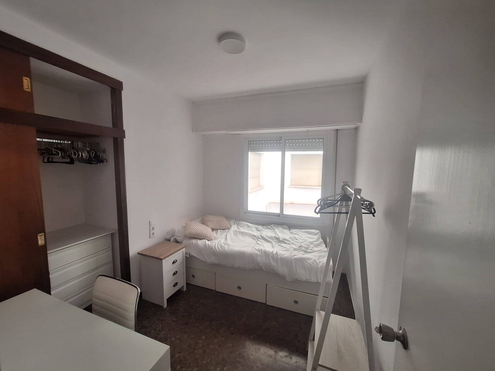 Piso de 4 habitaciones en València ciudad en alquiler - 1.800 € (Ref: 9965307)