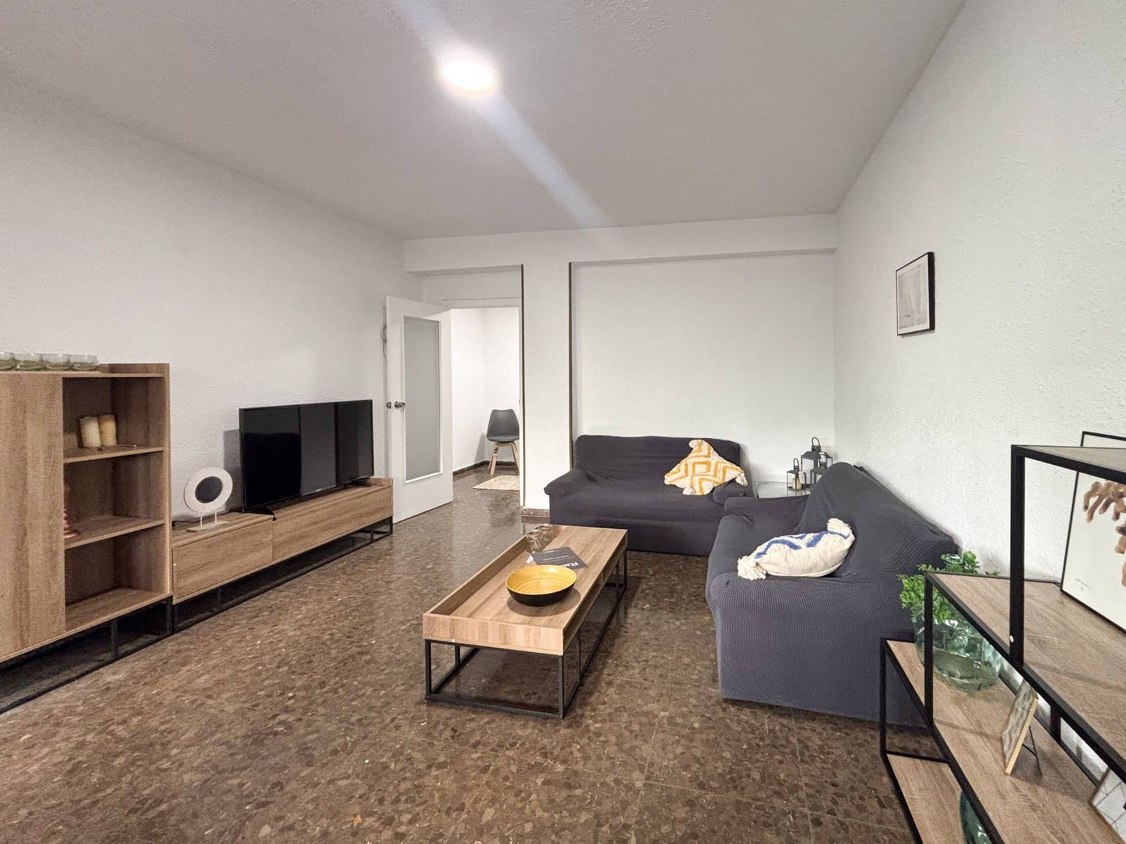 Piso de 4 habitaciones en València ciudad en alquiler - 1.800 € (Ref: 9965307)
