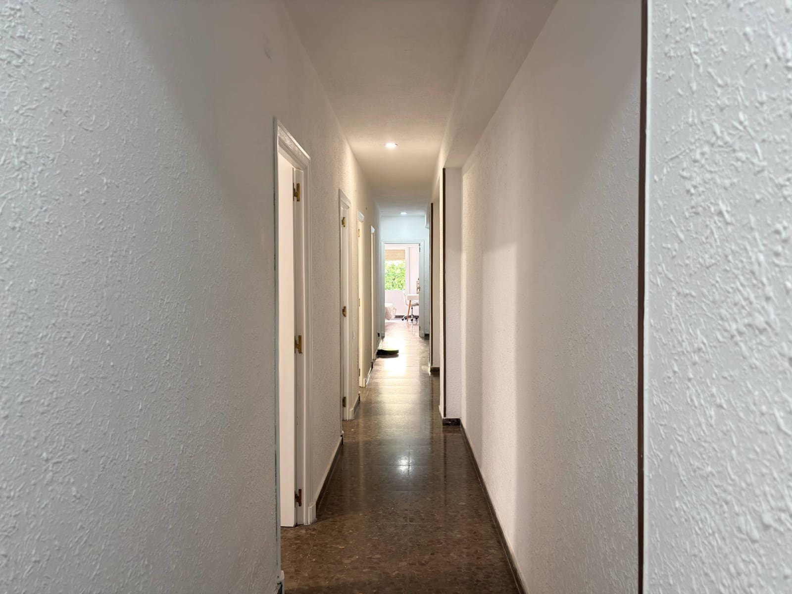 Piso de 4 habitaciones en València ciudad en alquiler - 1.800 € (Ref: 9965307)
