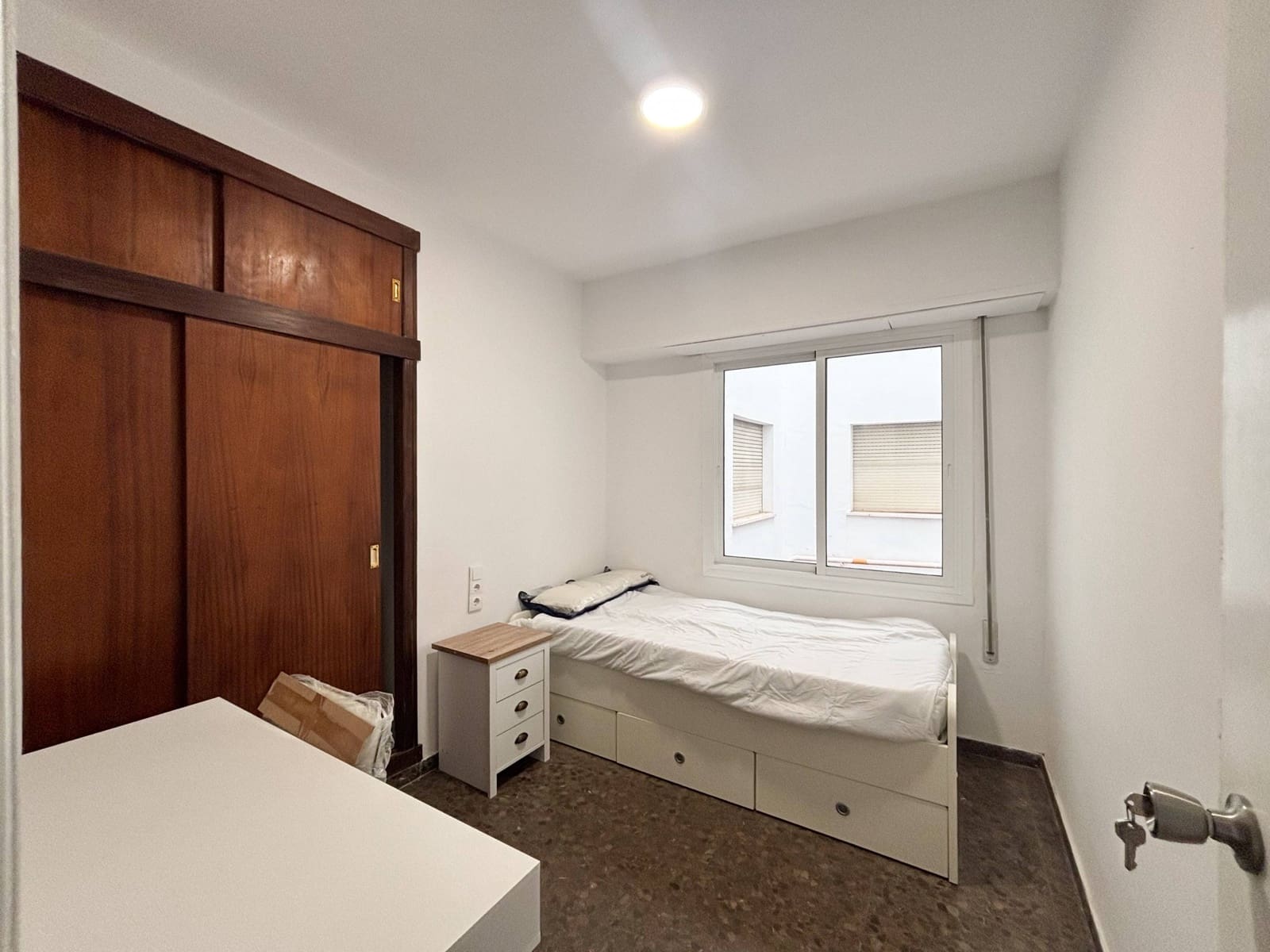 Piso de 4 habitaciones en València ciudad en alquiler - 1.800 € (Ref: 9965307)