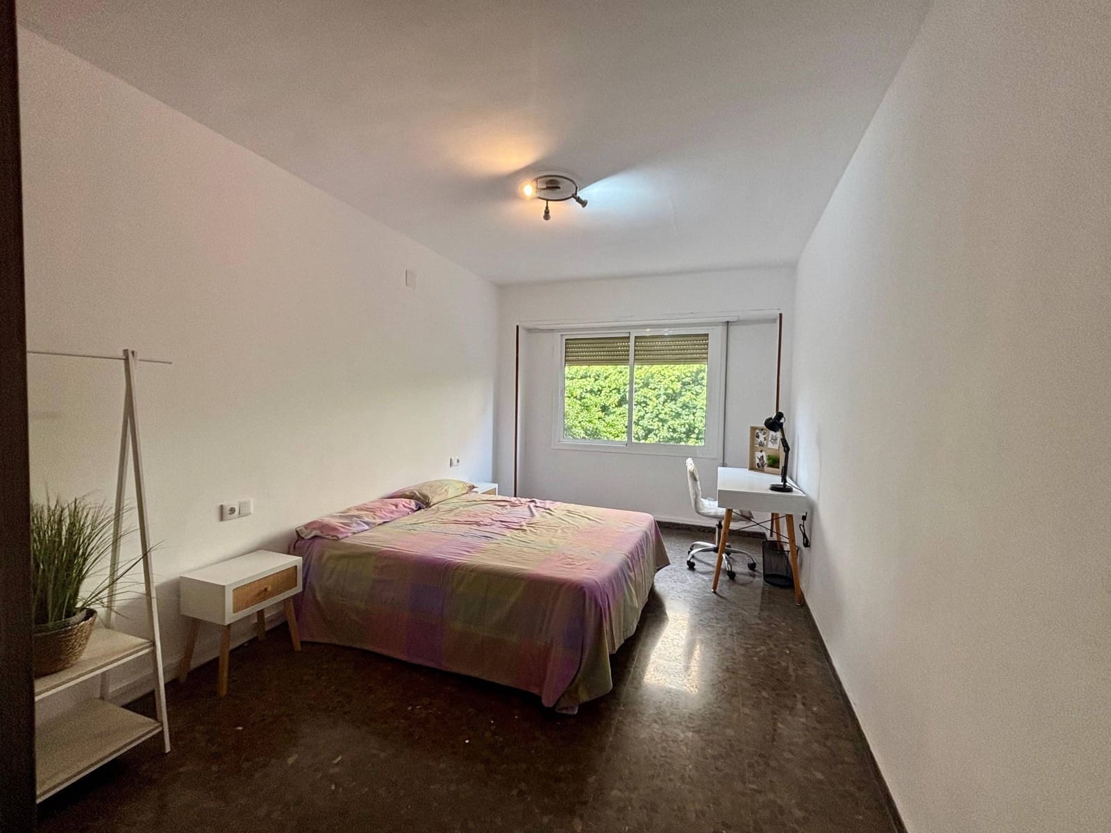 Piso de 4 habitaciones en València ciudad en alquiler - 1.800 € (Ref: 9965307)