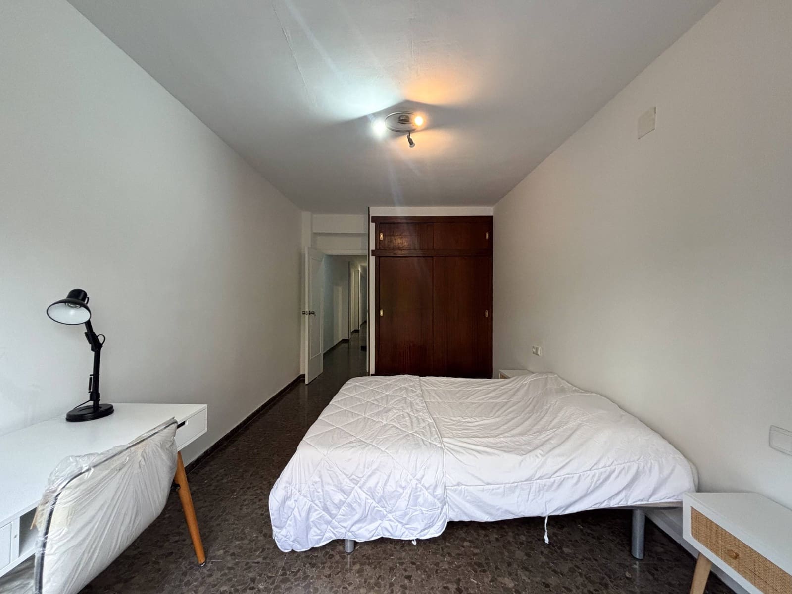 Piso de 4 habitaciones en València ciudad en alquiler - 1.800 € (Ref: 9965307)