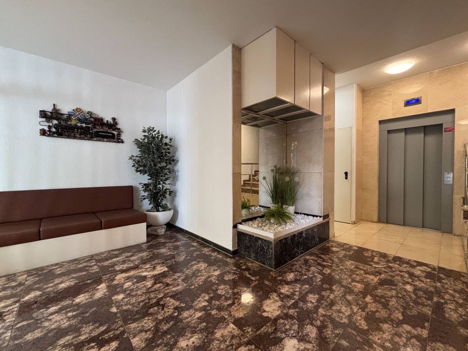 Piso de 4 habitaciones en València ciudad en alquiler - 1.800 € (Ref: 9965307)