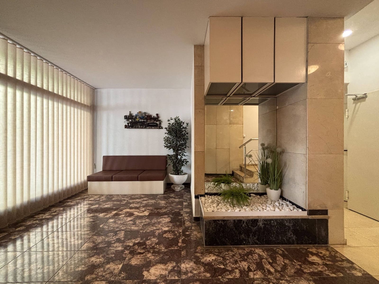 Piso de 4 habitaciones en València ciudad en alquiler - 1.800 € (Ref: 9965307)