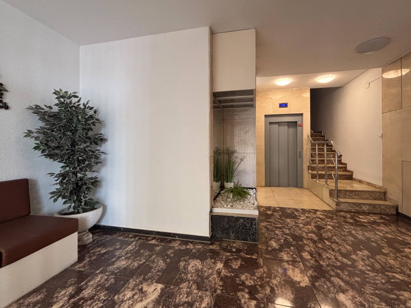 Piso de 4 habitaciones en València ciudad en alquiler - 1.800 € (Ref: 9965307)