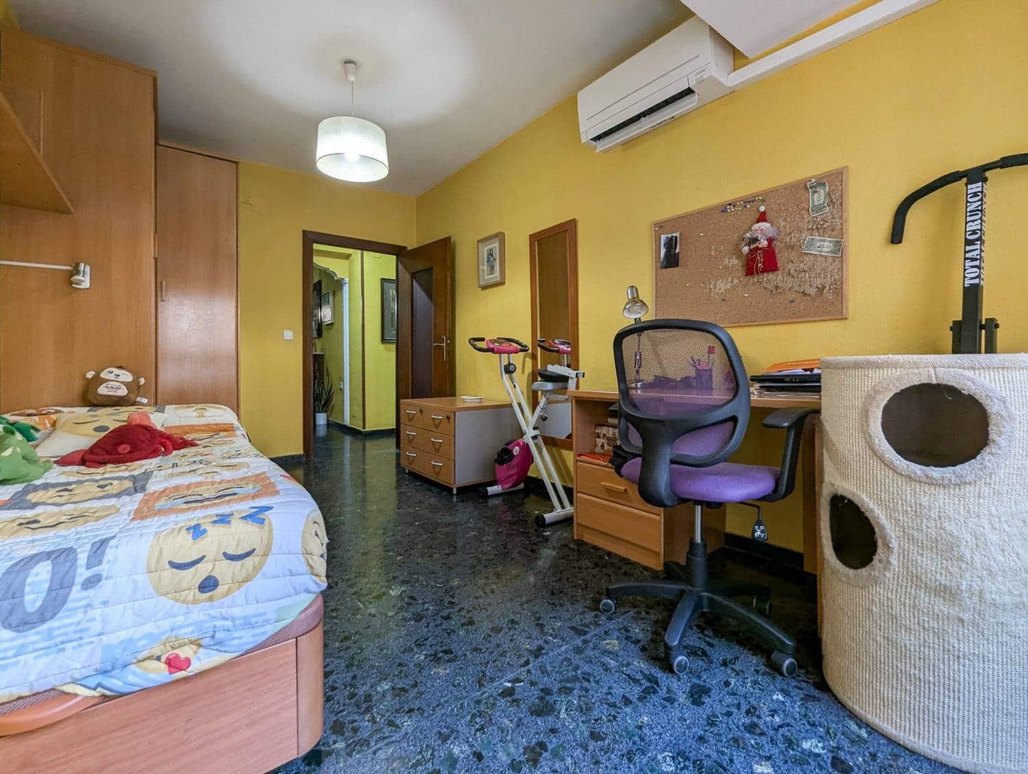 5 makuuhuone Asunto myytävänä paikassa Valencia kaupunki - 550 000 € (Ref: 9986895)