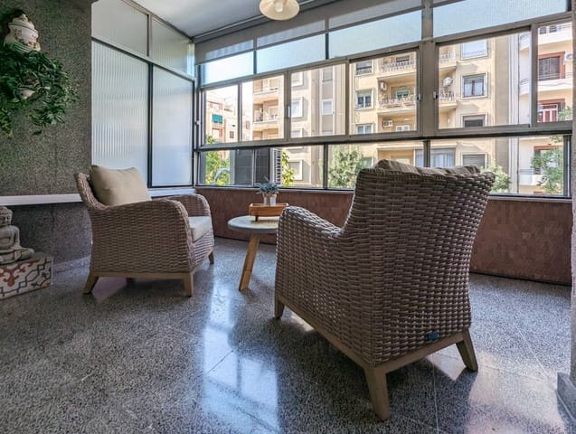 5 soveværelse Lejlighed til salg i La Roqueta, Valencia by - € 550.000 (Ref: 9986895)