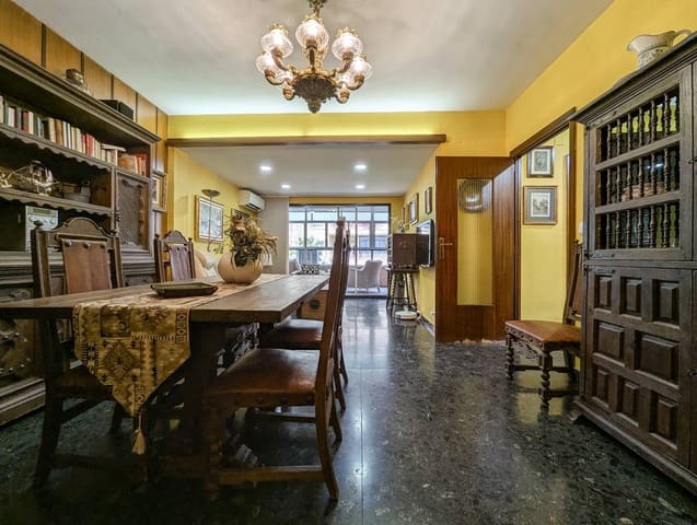 5 soveværelse Lejlighed til salg i La Roqueta, Valencia by - € 550.000 (Ref: 9986895)