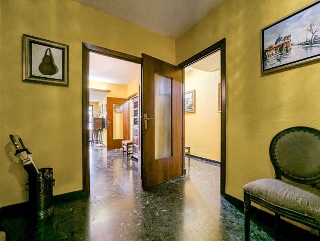 5 soveværelse Lejlighed til salg i La Roqueta, Valencia by - € 550.000 (Ref: 9986895)