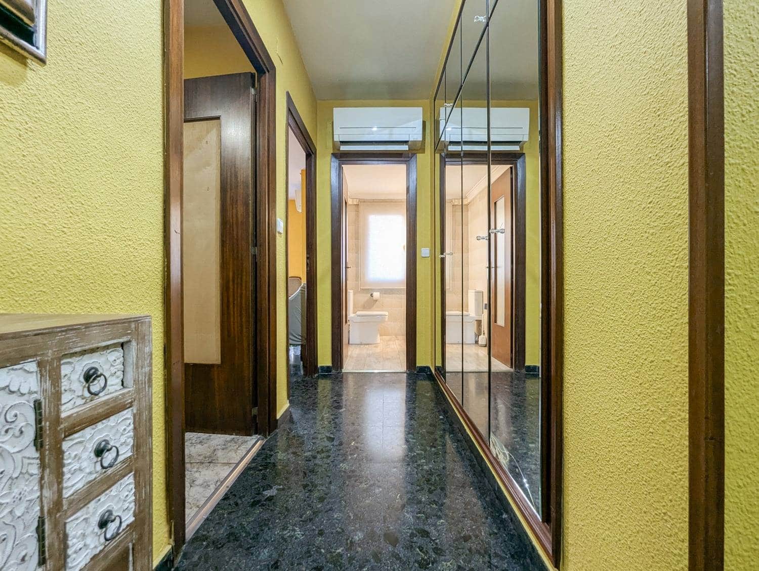 5 makuuhuone Asunto myytävänä paikassa Valencia kaupunki - 550 000 € (Ref: 9986895)