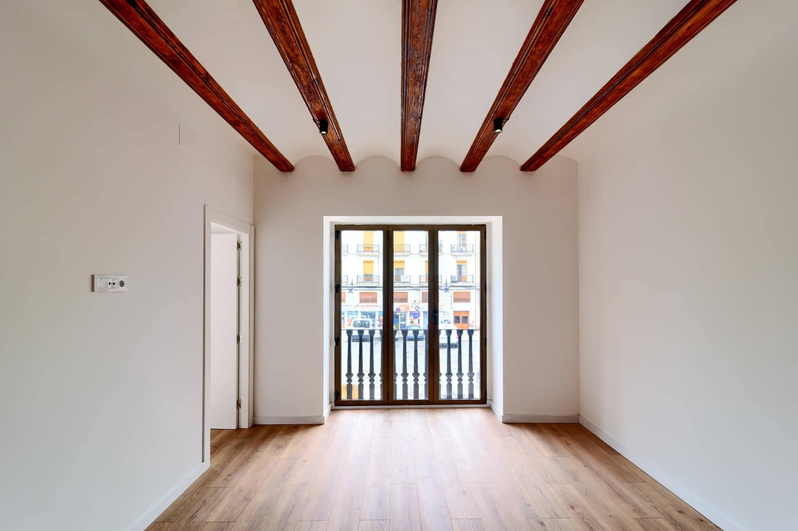 2 bedroom Flat for sale in Valencia city - € 339,000 (Ref: 9998839)