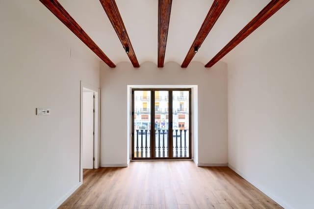 2 bedroom Flat for sale in Sant Francesc, Valencia city - € 339,000 (Ref: 9998839)