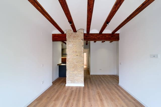 2 bedroom Flat for sale in Sant Francesc, Valencia city - € 339,000 (Ref: 9998839)