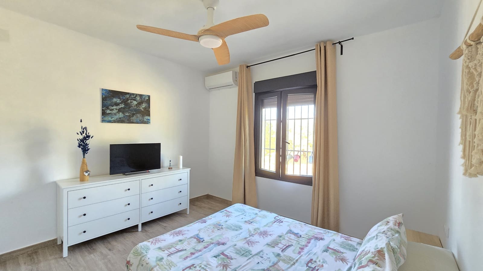 4 bedroom Finca/Country House for sale in Pilas - € 320,000 (Ref: 9632636)