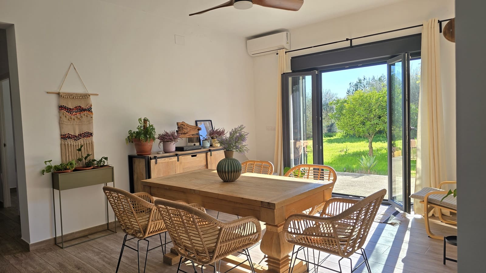 4 bedroom Finca/Country House for sale in Pilas - € 320,000 (Ref: 9632636)