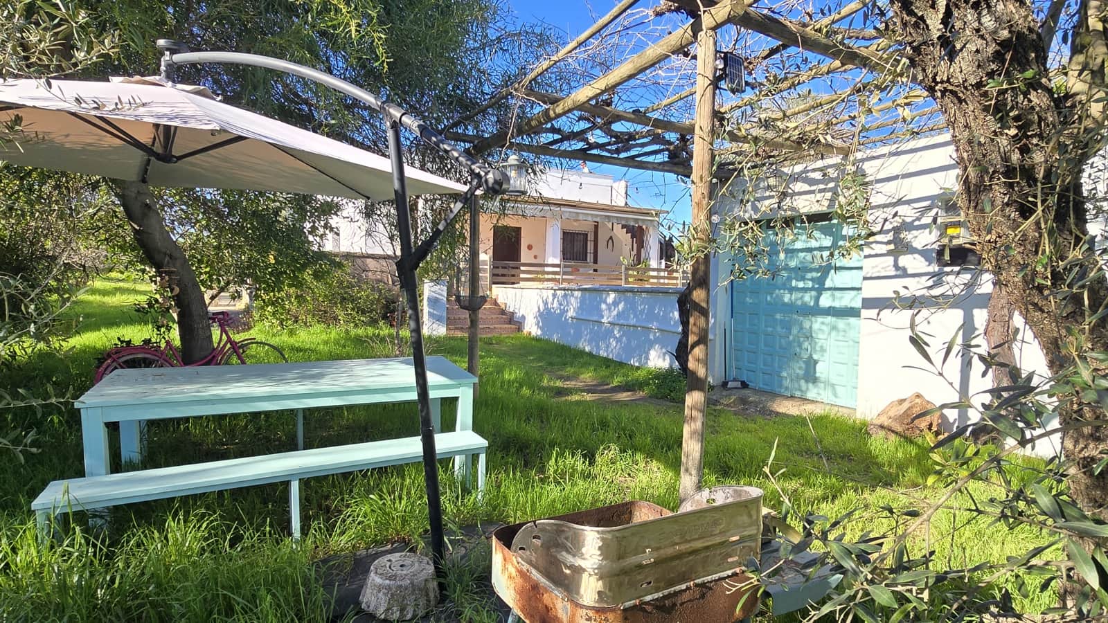 4 bedroom Finca/Country House for sale in Pilas - € 320,000 (Ref: 9632636)