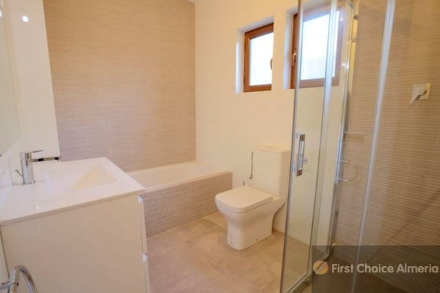 3 sypialnia Willa na sprzedaż w Desert Springs, Cuevas del Almanzora z basenem garażem - 350 000 € (Ref: 5933971)