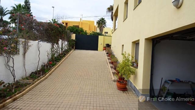 4 sovrum Villa till salu i Las Marinas - Pueblo Laguna, Vera med garage - 630 000 € (Ref: 5933992)